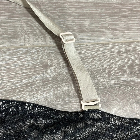 Victoria’s Secret Lined Perfect Coverage Bra Black Lace 38D - Picture 6 of 16